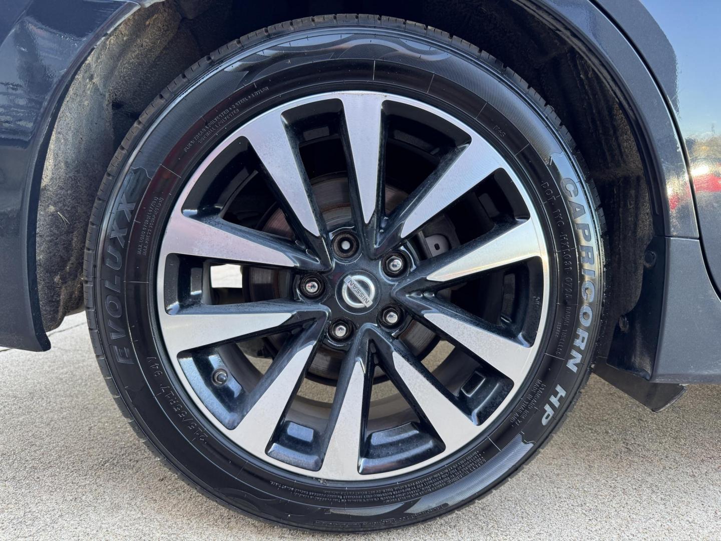 2018 BLACK /BLACK NISSAN ALTIMA 2.5; 2.5 S; 2 (1N4AL3AP9JC) , located at 5900 E. Lancaster Ave., Fort Worth, TX, 76112, (817) 457-5456, 0.000000, 0.000000 - Photo#21