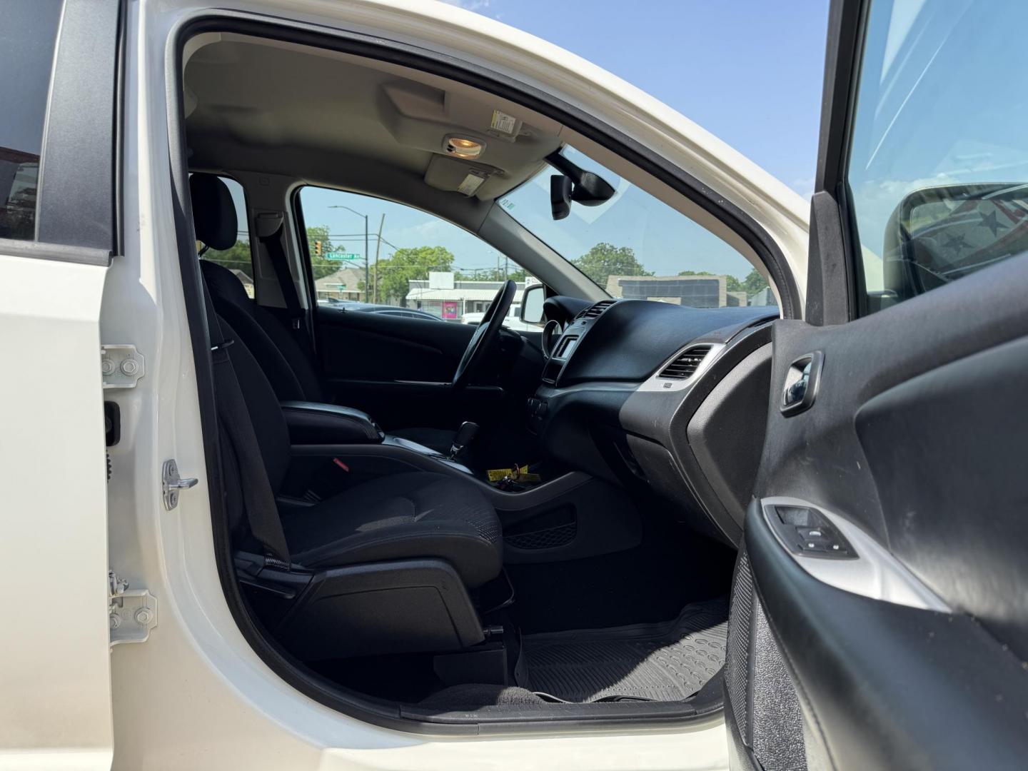 2018 WHITE DODGE JOURNEY SXT (3C4PDCBG8JT) , located at 5900 E. Lancaster Ave., Fort Worth, TX, 76112, (817) 457-5456, 0.000000, 0.000000 - Photo#18