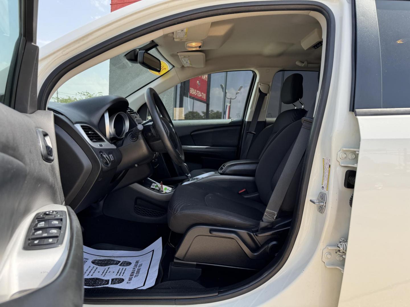 2018 WHITE DODGE JOURNEY SXT (3C4PDCBG8JT) , located at 5900 E. Lancaster Ave., Fort Worth, TX, 76112, (817) 457-5456, 0.000000, 0.000000 - Photo#9