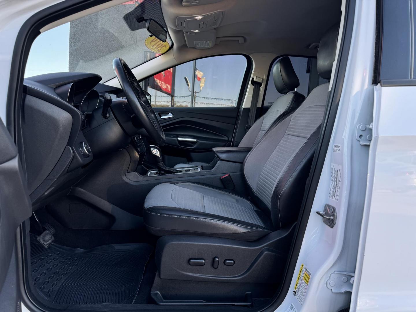 2019 WHITE FORD ESCAPE SE (1FMCU0GD1KU) , located at 5900 E. Lancaster Ave., Fort Worth, TX, 76112, (817) 457-5456, 0.000000, 0.000000 - Photo#9