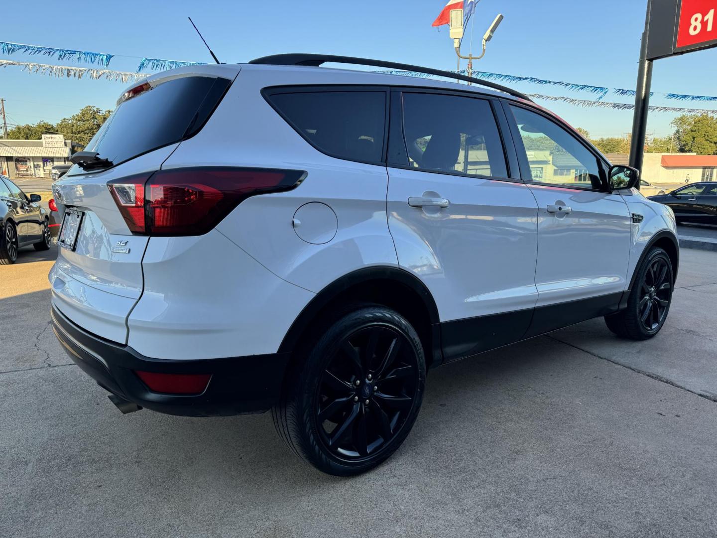 2019 WHITE FORD ESCAPE SE (1FMCU0GD1KU) , located at 5900 E. Lancaster Ave., Fort Worth, TX, 76112, (817) 457-5456, 0.000000, 0.000000 - Photo#4