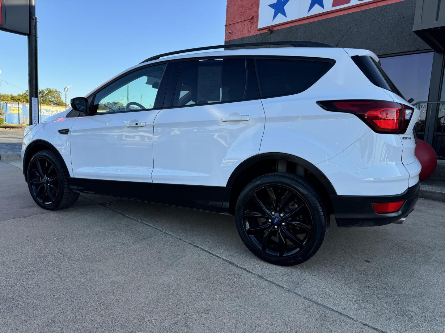 2019 WHITE FORD ESCAPE SE (1FMCU0GD1KU) , located at 5900 E. Lancaster Ave., Fort Worth, TX, 76112, (817) 457-5456, 0.000000, 0.000000 - Photo#7