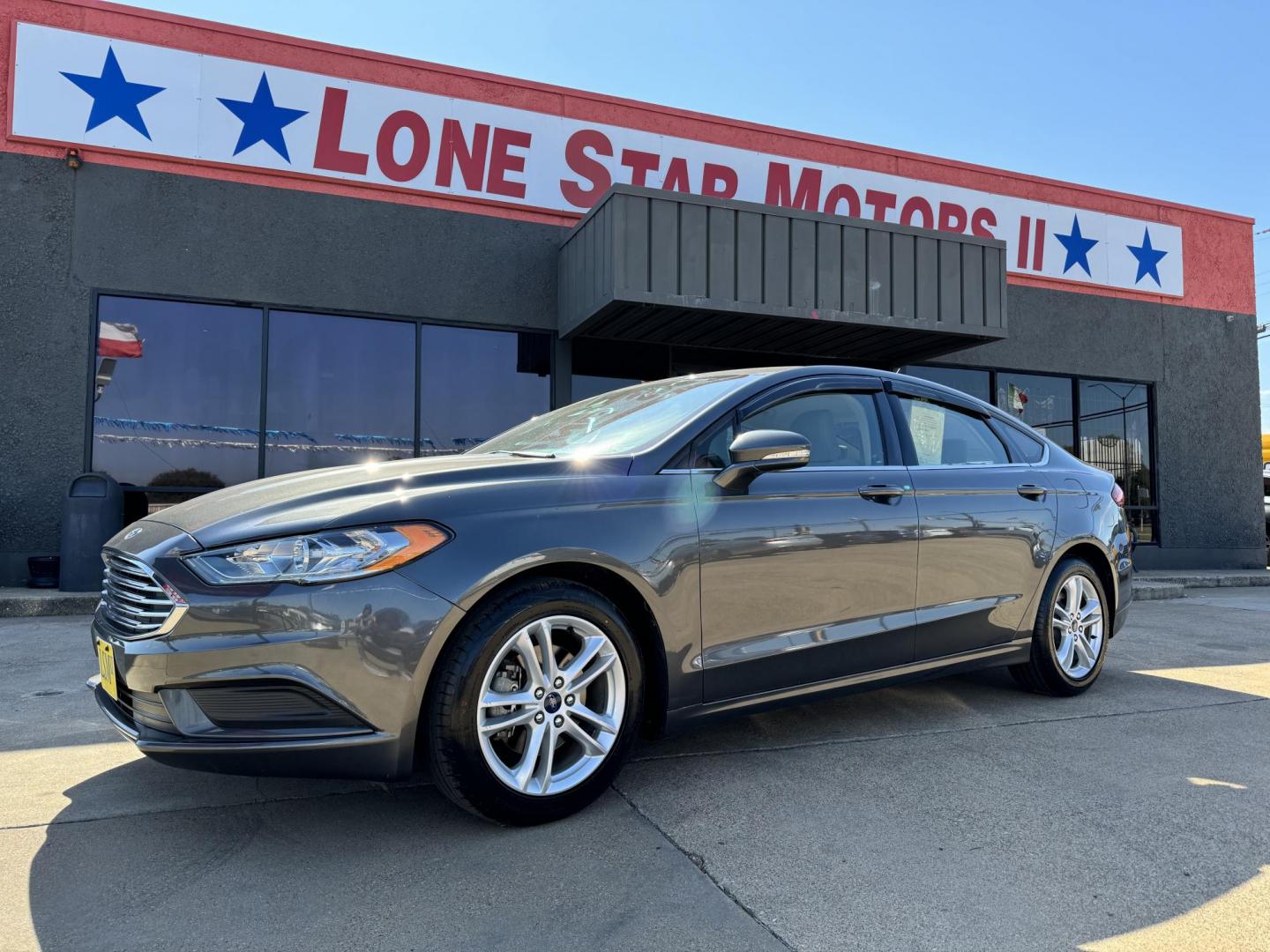 2018 SILVER FORD FUSION SE (3FA6P0HD6JR) , located at 5900 E. Lancaster Ave., Fort Worth, TX, 76112, (817) 457-5456, 0.000000, 0.000000 - Photo#1