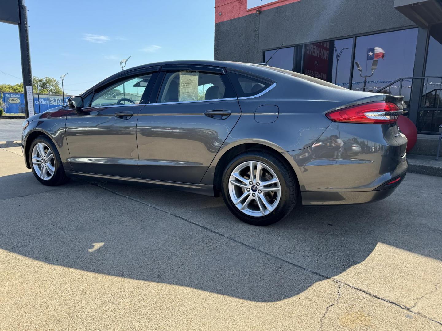 2018 SILVER FORD FUSION SE (3FA6P0HD6JR) , located at 5900 E. Lancaster Ave., Fort Worth, TX, 76112, (817) 457-5456, 0.000000, 0.000000 - Photo#7