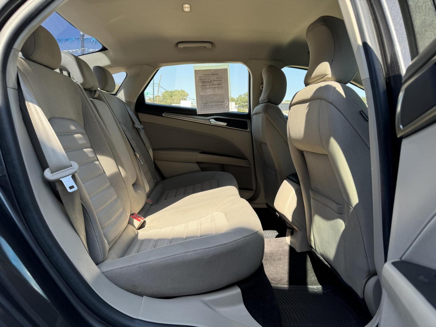 2018 SILVER FORD FUSION SE (3FA6P0HD6JR) , located at 5900 E. Lancaster Ave., Fort Worth, TX, 76112, (817) 457-5456, 0.000000, 0.000000 - Photo#14