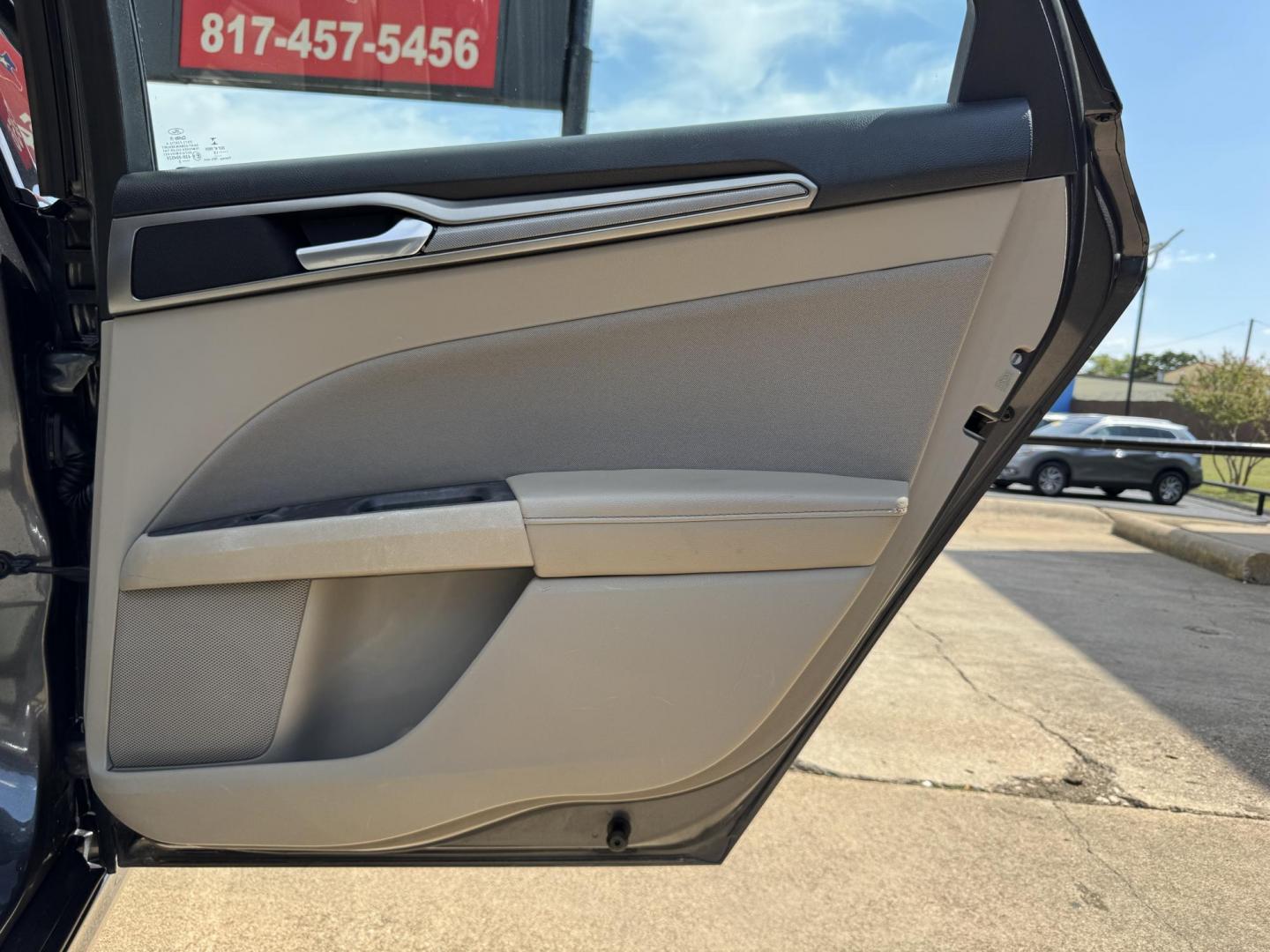 2018 SILVER /TAN FORD FUSION SE SE (3FA6P0HD6JR) with an 1.5L engine, 6-Speed Automatic transmission, located at 5900 E. Lancaster Ave., Fort Worth, TX, 76112, (817) 457-5456, 0.000000, 0.000000 - 2018 Ford Fusion SE for Sale in Fort Worth, TX – This stylish sedan combines fuel efficiency with comfort, offering up to 32 MPG highway, a smooth 6-speed automatic transmission, and seating for five. Equipped with Bluetooth, a rearview camera, and alloy wheels, the Fusion SE delivers both conveni - Photo#12