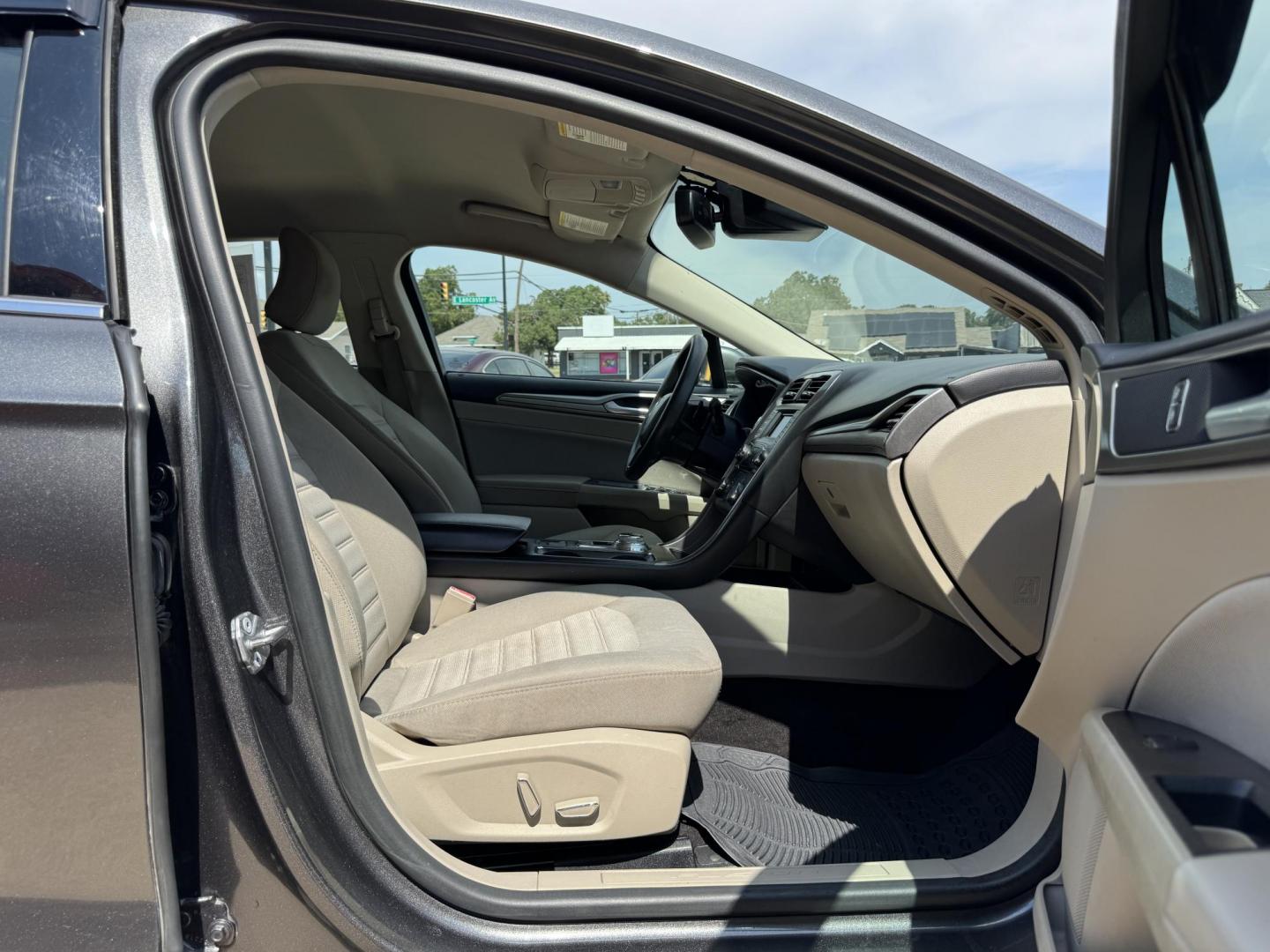 2018 SILVER /TAN FORD FUSION SE SE (3FA6P0HD6JR) with an 1.5L engine, 6-Speed Automatic transmission, located at 5900 E. Lancaster Ave., Fort Worth, TX, 76112, (817) 457-5456, 0.000000, 0.000000 - 2018 Ford Fusion SE for Sale in Fort Worth, TX – This stylish sedan combines fuel efficiency with comfort, offering up to 32 MPG highway, a smooth 6-speed automatic transmission, and seating for five. Equipped with Bluetooth, a rearview camera, and alloy wheels, the Fusion SE delivers both conveni - Photo#15