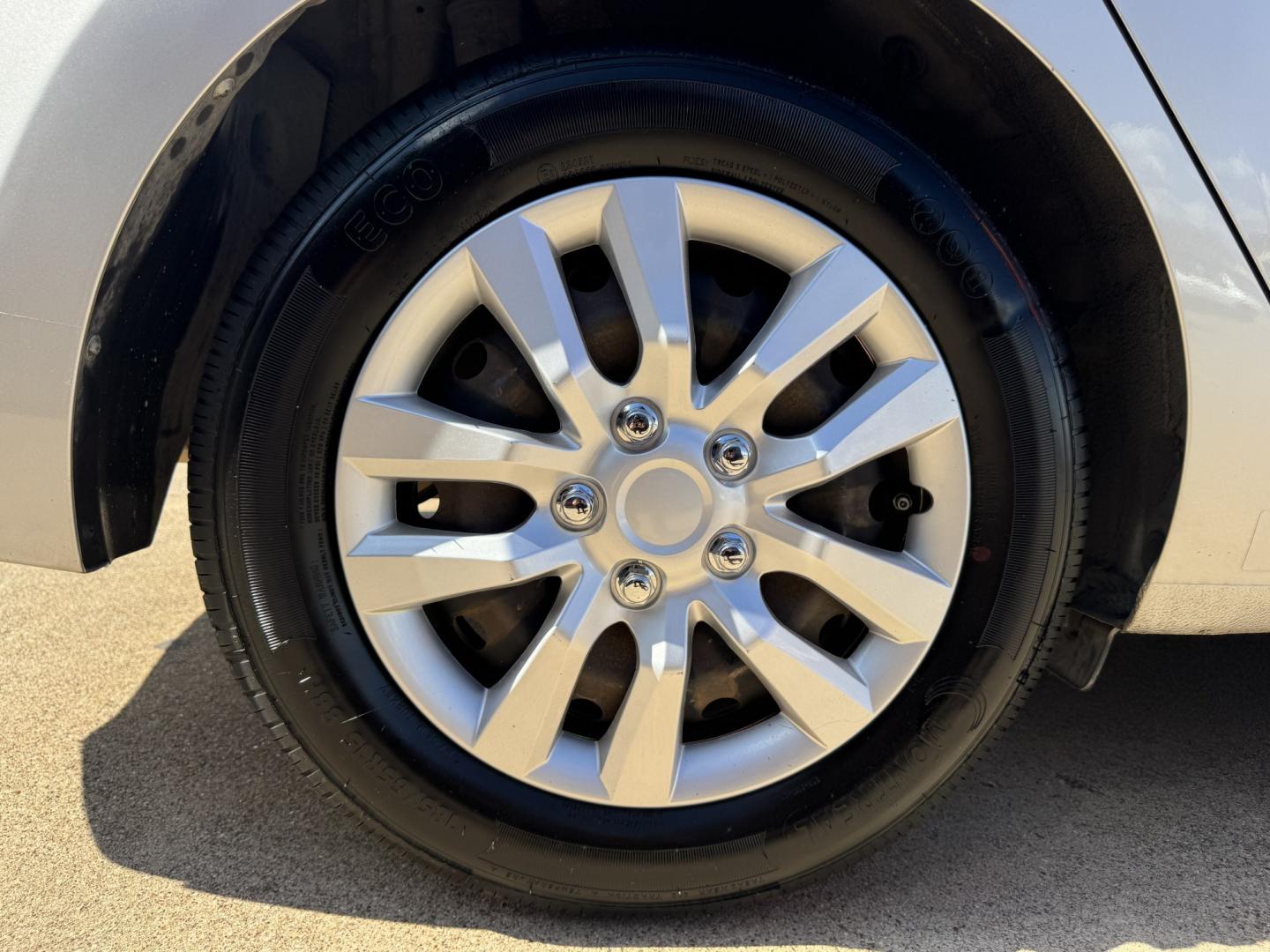 2019 SILVER HYUNDAI ACCENT SE; SEL (3KPC24A38KE) , located at 5900 E. Lancaster Ave., Fort Worth, TX, 76112, (817) 457-5456, 0.000000, 0.000000- Photo#22
