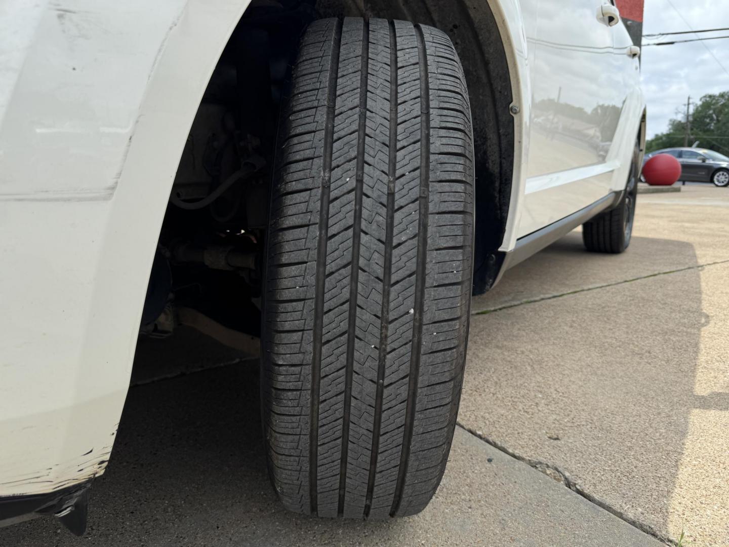 2020 WHITE DODGE JOURNEY SE (3C4PDCAB8LT) , located at 5900 E. Lancaster Ave., Fort Worth, TX, 76112, (817) 457-5456, 0.000000, 0.000000 - Photo#19