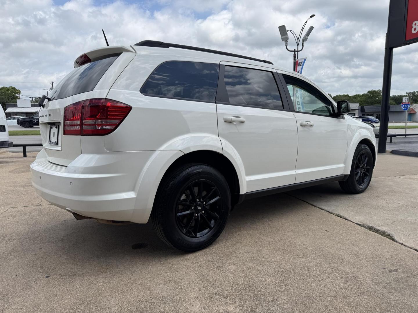 2020 WHITE DODGE JOURNEY SE (3C4PDCAB8LT) , located at 5900 E. Lancaster Ave., Fort Worth, TX, 76112, (817) 457-5456, 0.000000, 0.000000 - Photo#3
