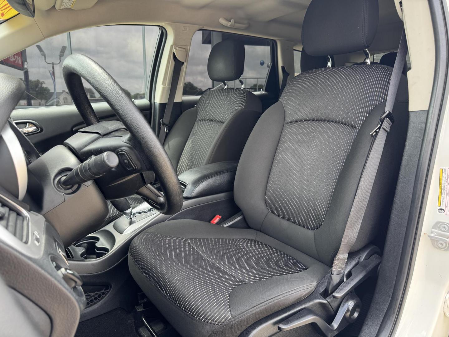 2020 WHITE DODGE JOURNEY SE (3C4PDCAB8LT) , located at 5900 E. Lancaster Ave., Fort Worth, TX, 76112, (817) 457-5456, 0.000000, 0.000000 - Photo#9