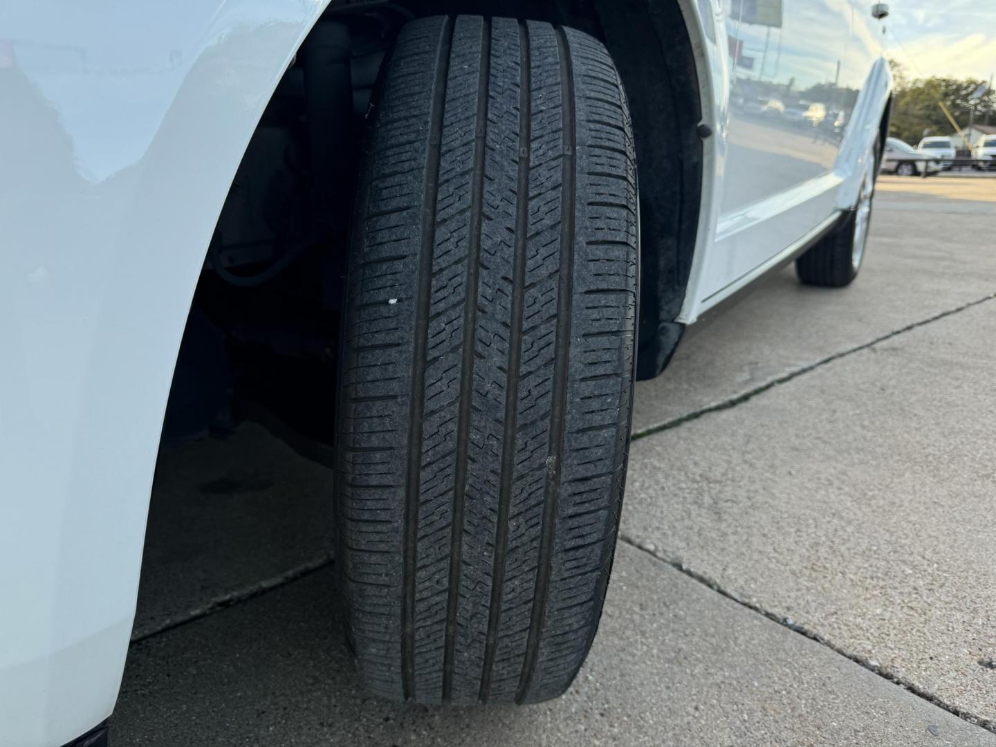 2019 WHITE DODGE JOURNEY SE (3C4PDCAB8KT) , located at 5900 E. Lancaster Ave., Fort Worth, TX, 76112, (817) 457-5456, 0.000000, 0.000000 - Photo#21