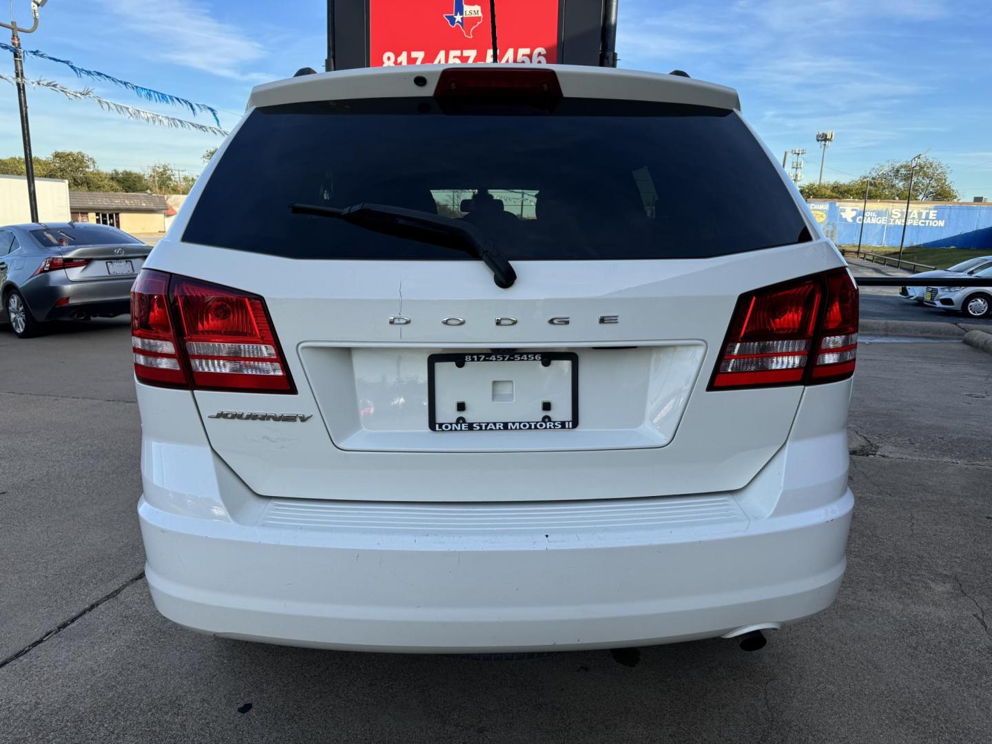 2019 WHITE DODGE JOURNEY SE (3C4PDCAB8KT) , located at 5900 E. Lancaster Ave., Fort Worth, TX, 76112, (817) 457-5456, 0.000000, 0.000000 - Photo#5