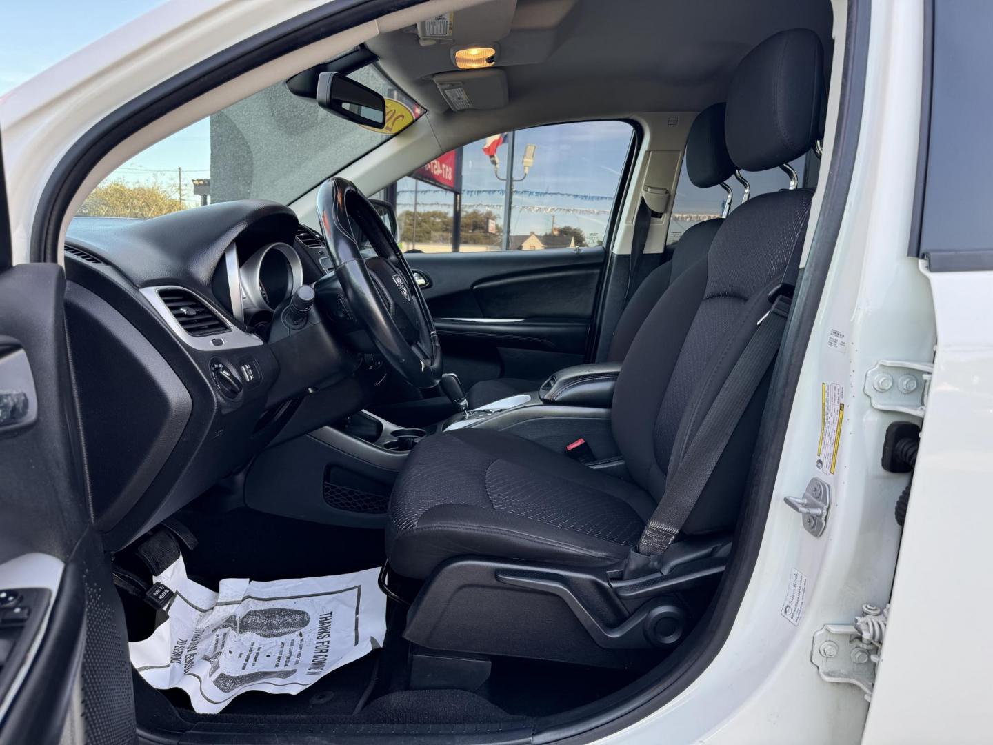 2019 WHITE DODGE JOURNEY SE (3C4PDCAB8KT) , located at 5900 E. Lancaster Ave., Fort Worth, TX, 76112, (817) 457-5456, 0.000000, 0.000000 - Photo#9