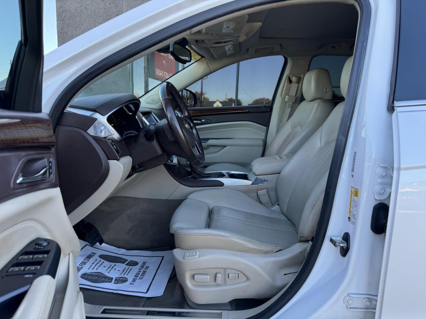 2014 WHITE CADILLAC SRX PREMIUM (3GYFNDE31ES) , located at 5900 E. Lancaster Ave., Fort Worth, TX, 76112, (817) 457-5456, 0.000000, 0.000000 - Photo#9