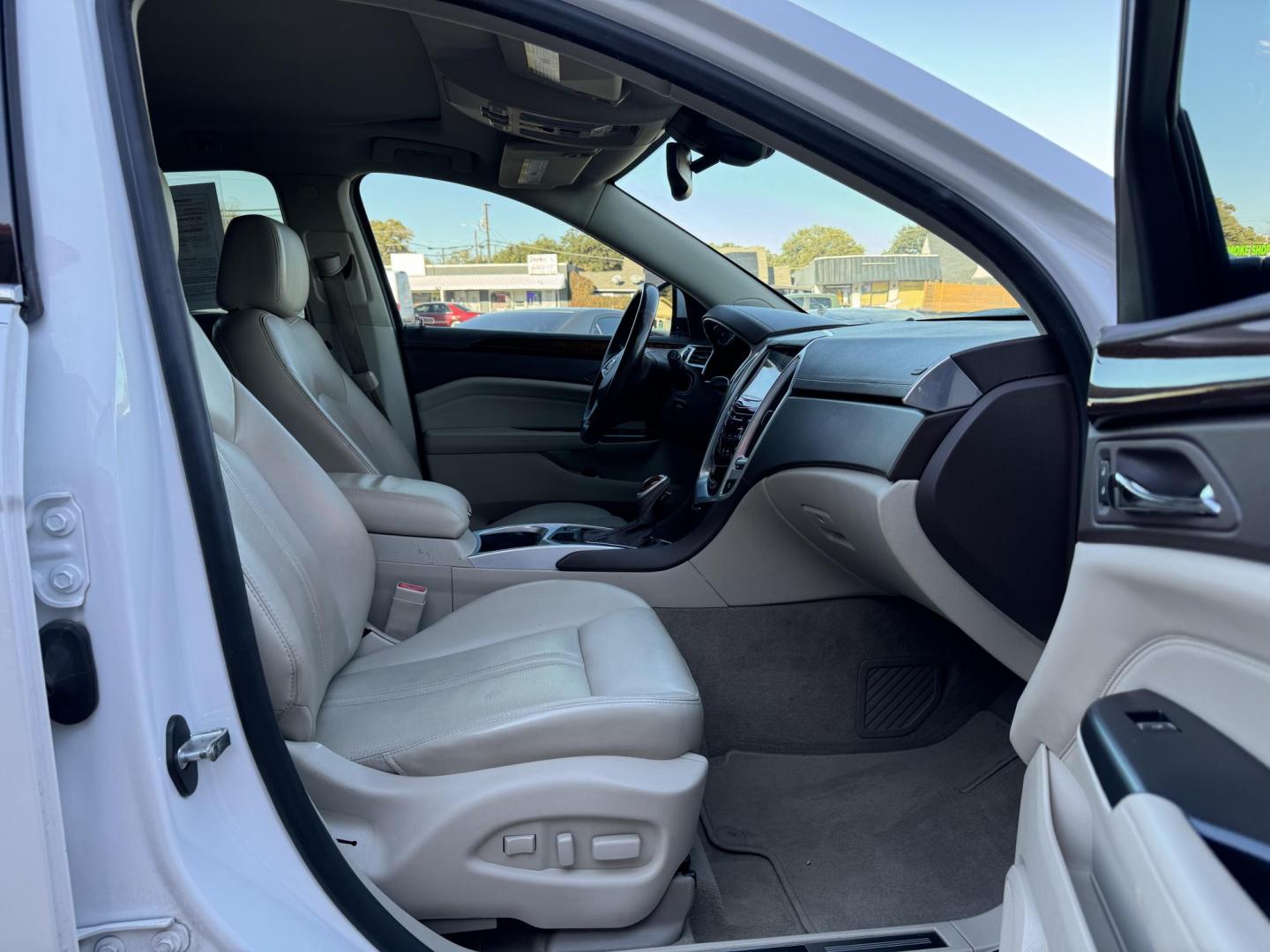 2014 WHITE CADILLAC SRX PREMIUM (3GYFNDE31ES) , located at 5900 E. Lancaster Ave., Fort Worth, TX, 76112, (817) 457-5456, 0.000000, 0.000000 - Photo#16