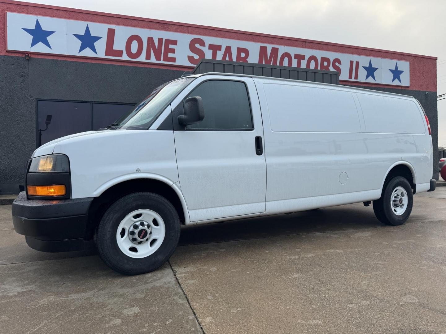 2018 WHITE GMC SAVANA BASE (1GTW7BFP7J1) , located at 5900 E. Lancaster Ave., Fort Worth, TX, 76112, (817) 457-5456, 0.000000, 0.000000 - Photo#0