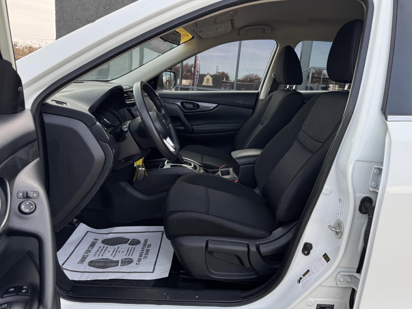 2019 WHITE NISSAN ROGUE S; SL; SV (KNMAT2MT1KP) , located at 5900 E. Lancaster Ave., Fort Worth, TX, 76112, (817) 457-5456, 0.000000, 0.000000 - Photo#9