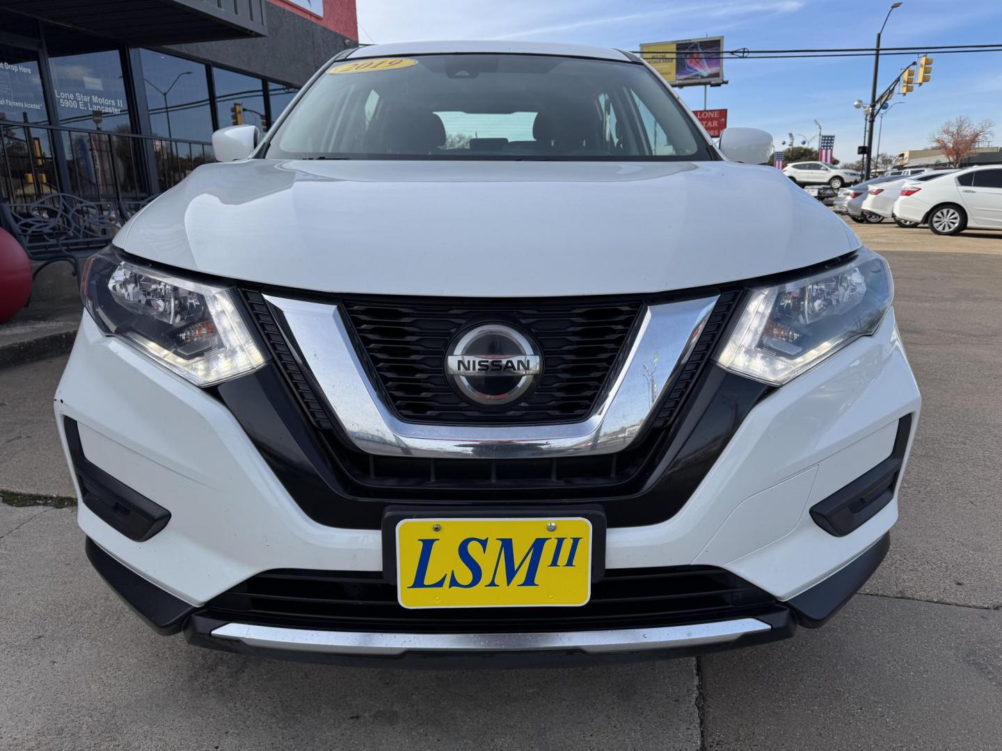 2019 WHITE NISSAN ROGUE S; SL; SV (KNMAT2MT1KP) , located at 5900 E. Lancaster Ave., Fort Worth, TX, 76112, (817) 457-5456, 0.000000, 0.000000 - Photo#2