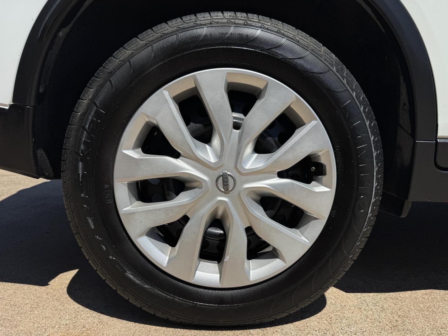2019 WHITE /BLACK NISSAN ROGUE S; SL; SV S 2WD (KNMAT2MT1KP) with an 2.5L engine, CVT transmission, located at 5900 E. Lancaster Ave., Fort Worth, TX, 76112, (817) 457-5456, 0.000000, 0.000000 - Looking for a fuel-efficient, reliable compact SUV? The 2019 Nissan Rogue S comes with a 2.5L 4-cylinder engine and CVT automatic transmission, making it perfect for city and highway driving. Seats 5 passengers comfortably with charcoal cloth interior. This front-wheel drive SUV includes essential s - Photo#22