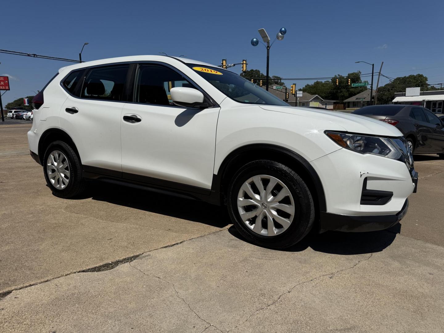 2019 WHITE /BLACK NISSAN ROGUE S; SL; SV S 2WD (KNMAT2MT1KP) with an 2.5L engine, CVT transmission, located at 5900 E. Lancaster Ave., Fort Worth, TX, 76112, (817) 457-5456, 0.000000, 0.000000 - Looking for a fuel-efficient, reliable compact SUV? The 2019 Nissan Rogue S comes with a 2.5L 4-cylinder engine and CVT automatic transmission, making it perfect for city and highway driving. Seats 5 passengers comfortably with charcoal cloth interior. This front-wheel drive SUV includes essential s - Photo#2