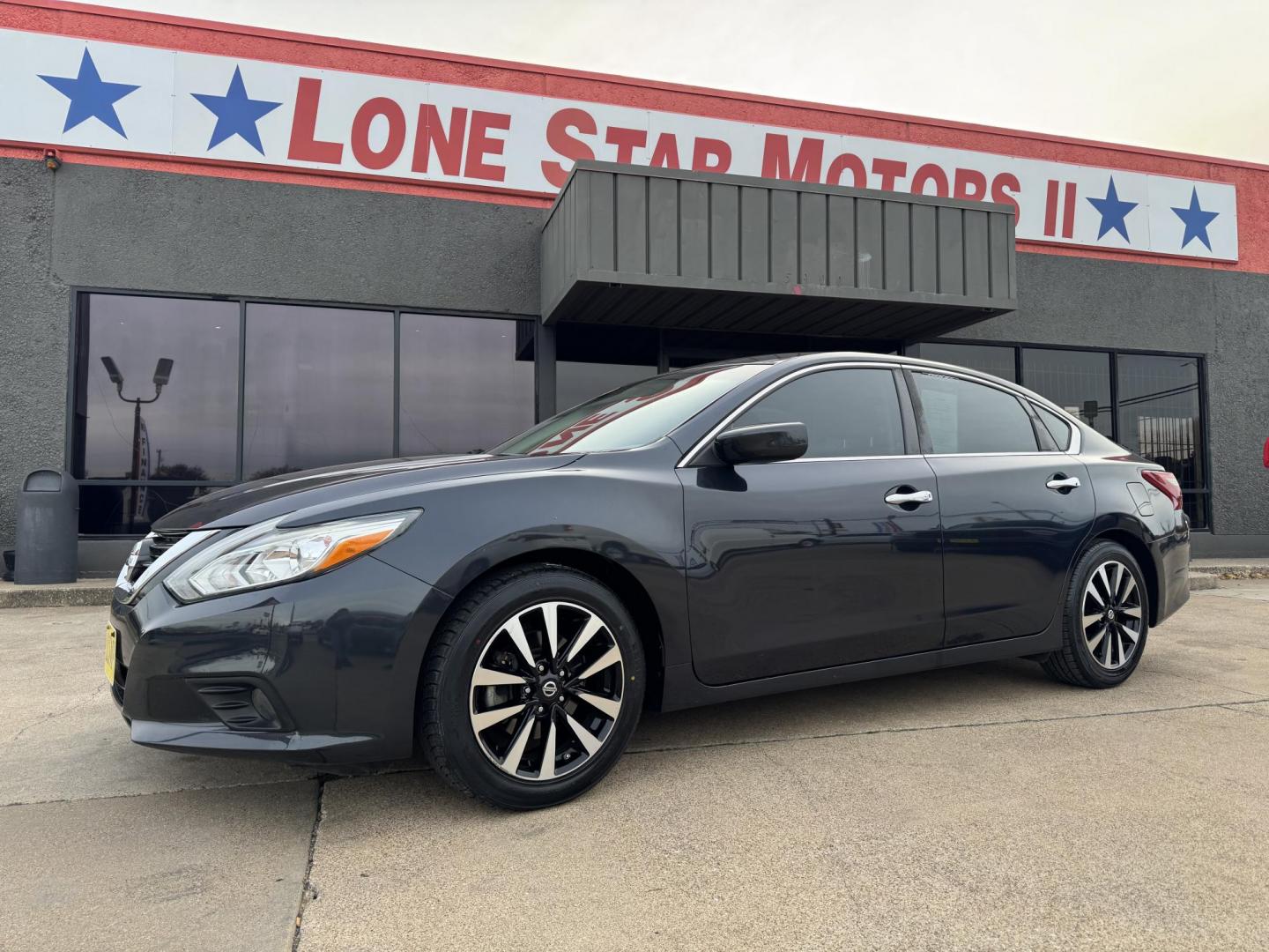 2018 Nissan Altima SV photo 2