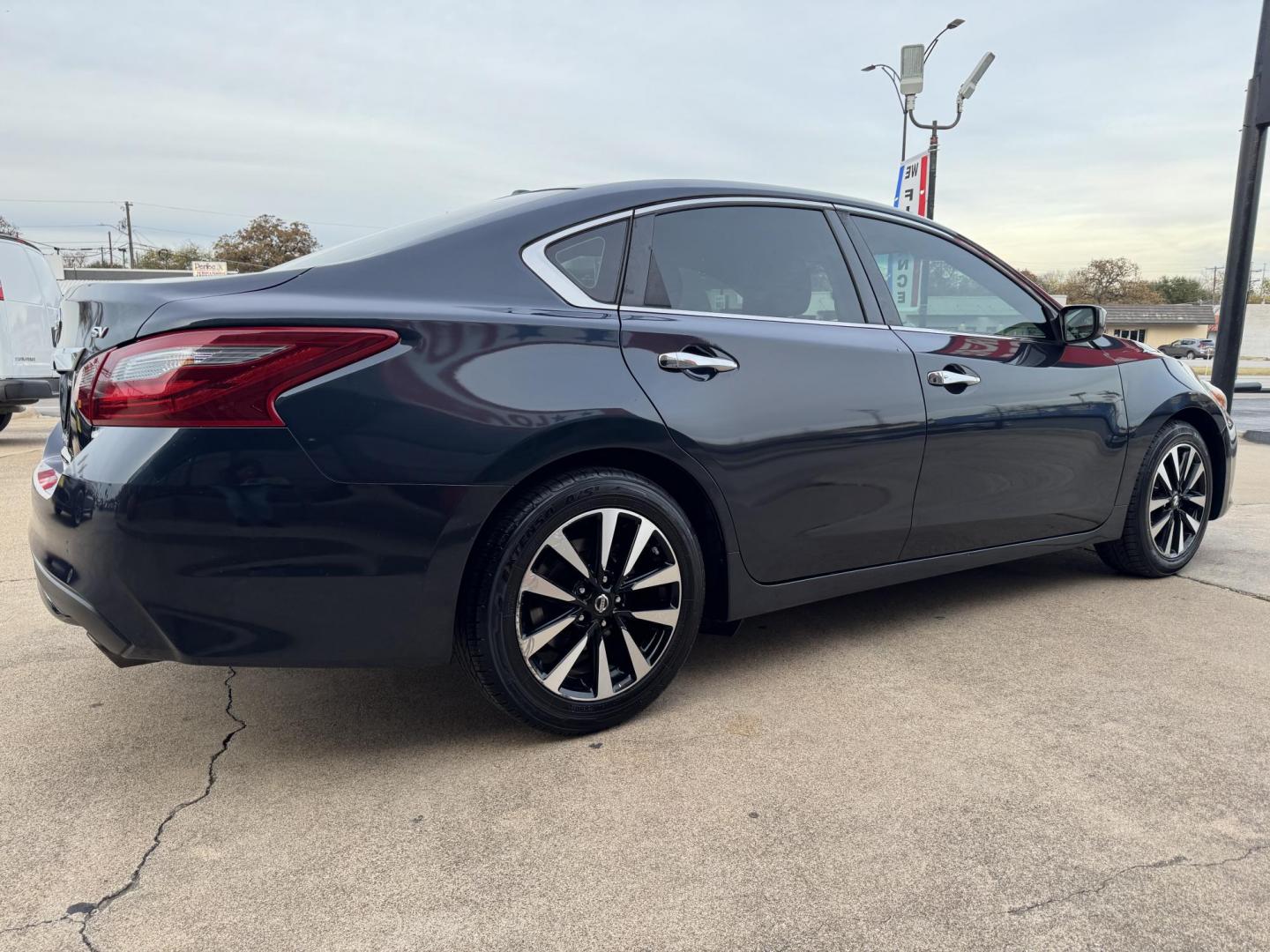 2018 Nissan Altima SV photo 5