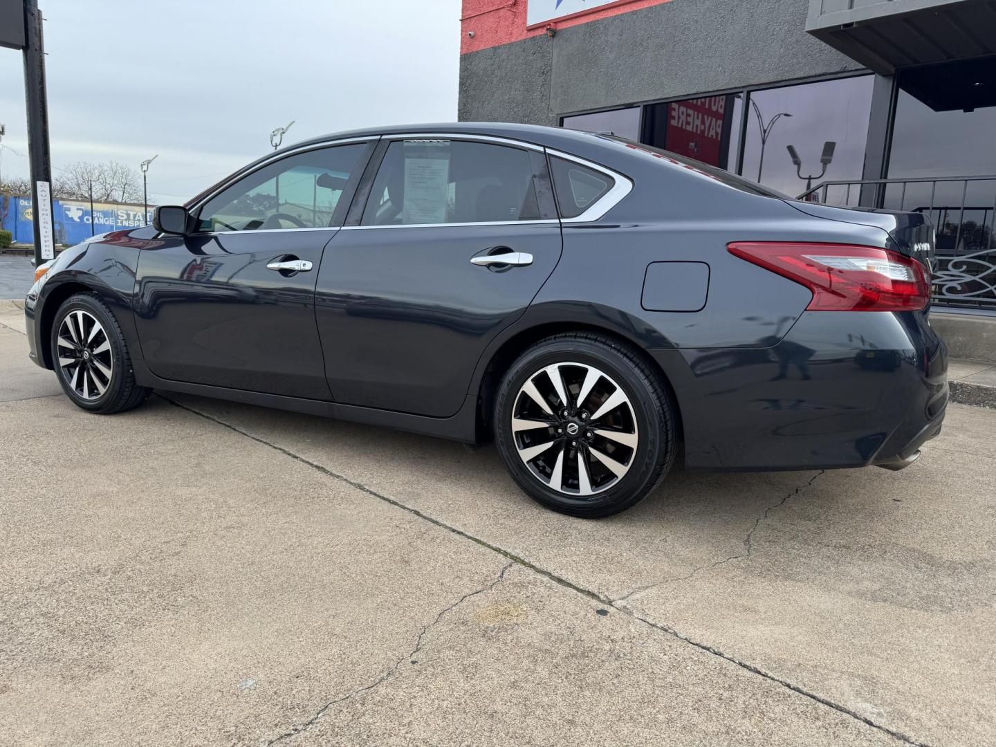 2018 Nissan Altima SV photo 8