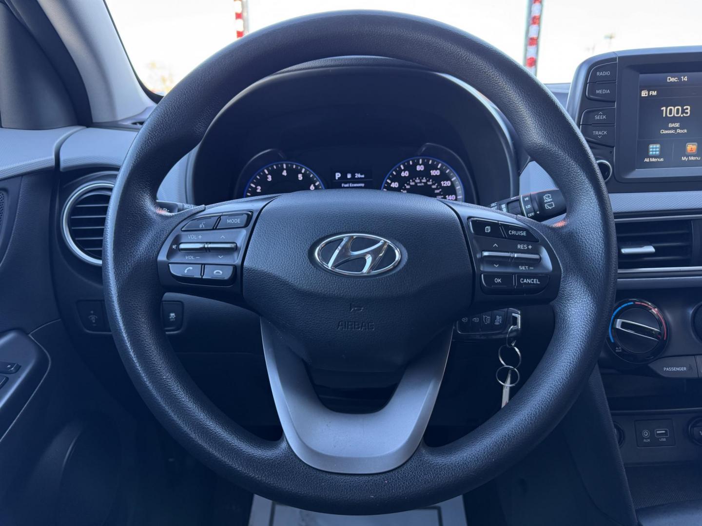 2020 BLACK HYUNDAI KONA SE (KM8K12AA9LU) , located at 5900 E. Lancaster Ave., Fort Worth, TX, 76112, (817) 457-5456, 0.000000, 0.000000 - Photo#19