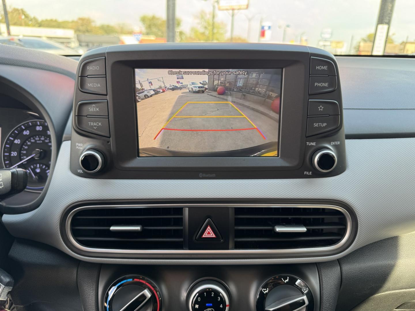 2020 BLACK HYUNDAI KONA SE (KM8K12AA9LU) , located at 5900 E. Lancaster Ave., Fort Worth, TX, 76112, (817) 457-5456, 0.000000, 0.000000- Photo#24