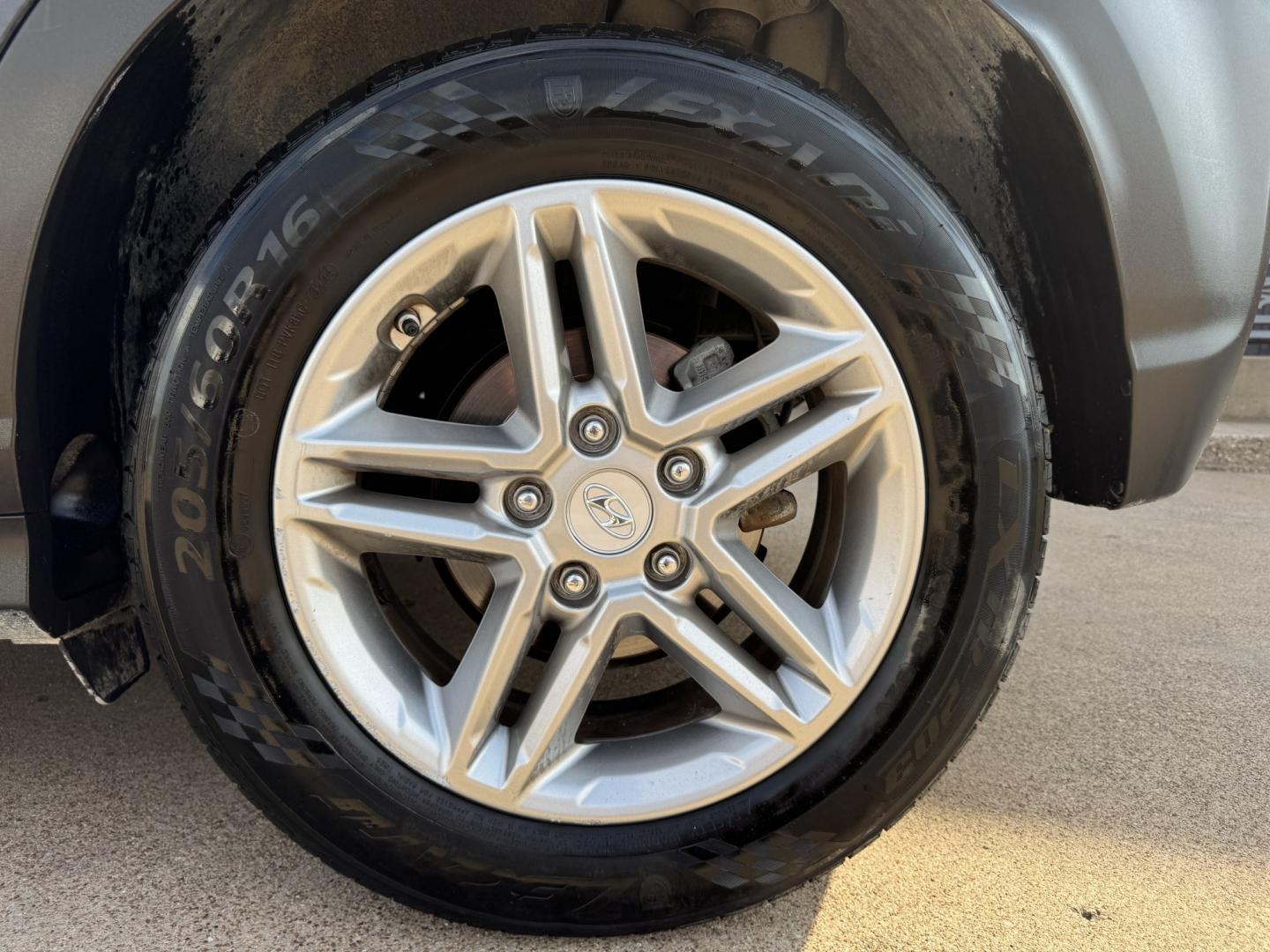 2020 BLACK HYUNDAI KONA SE (KM8K12AA9LU) , located at 5900 E. Lancaster Ave., Fort Worth, TX, 76112, (817) 457-5456, 0.000000, 0.000000- Photo#26