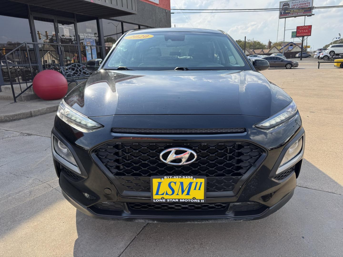 2020 BLACK HYUNDAI KONA SE (KM8K12AA9LU) , located at 5900 E. Lancaster Ave., Fort Worth, TX, 76112, (817) 457-5456, 0.000000, 0.000000- Photo#1