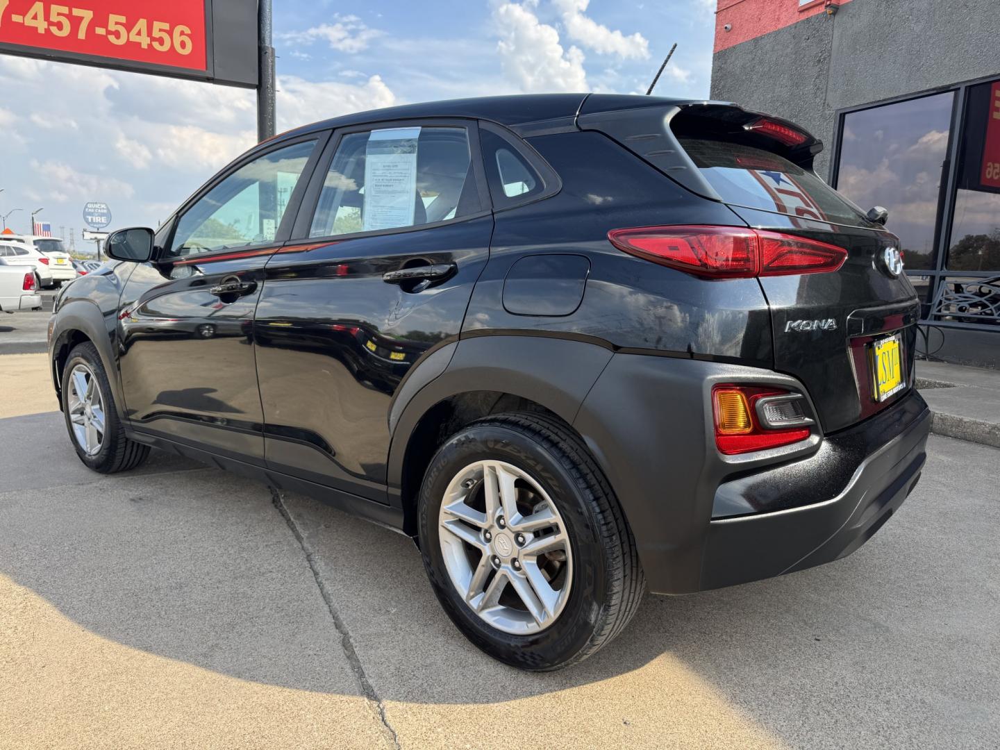 2020 BLACK HYUNDAI KONA SE (KM8K12AA9LU) , located at 5900 E. Lancaster Ave., Fort Worth, TX, 76112, (817) 457-5456, 0.000000, 0.000000- Photo#6