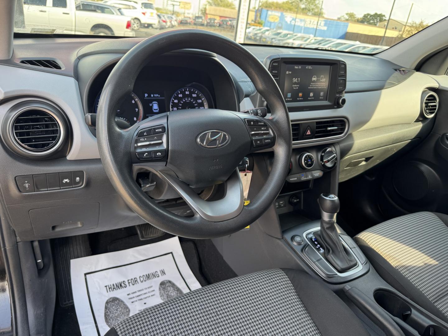 2020 BLACK HYUNDAI KONA SE (KM8K12AA9LU) , located at 5900 E. Lancaster Ave., Fort Worth, TX, 76112, (817) 457-5456, 0.000000, 0.000000- Photo#9