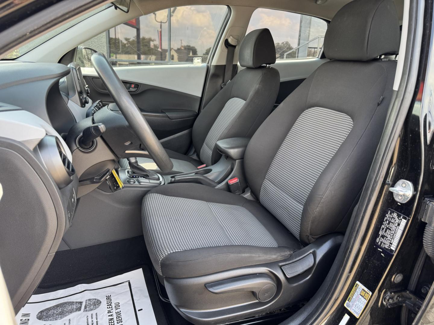 2020 BLACK HYUNDAI KONA SE (KM8K12AA9LU) , located at 5900 E. Lancaster Ave., Fort Worth, TX, 76112, (817) 457-5456, 0.000000, 0.000000- Photo#10