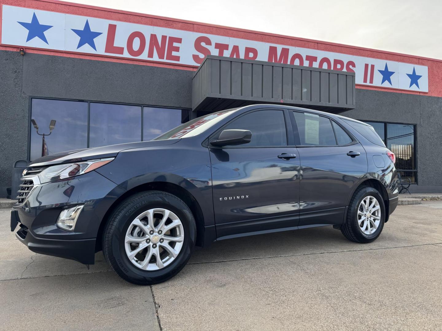 2019 Chevrolet Equinox LS photo 2