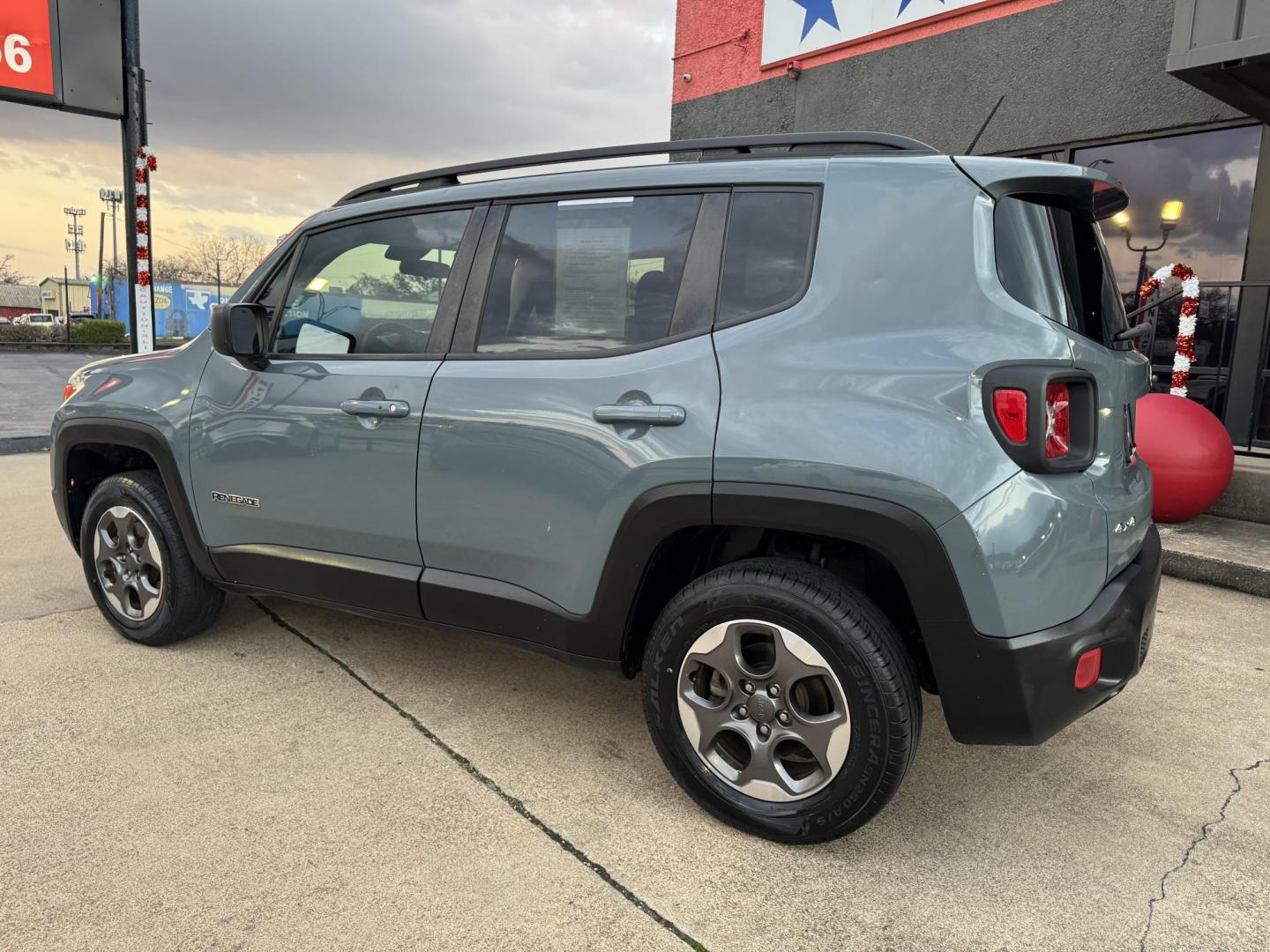 2017 Jeep Renegade Sport photo 8