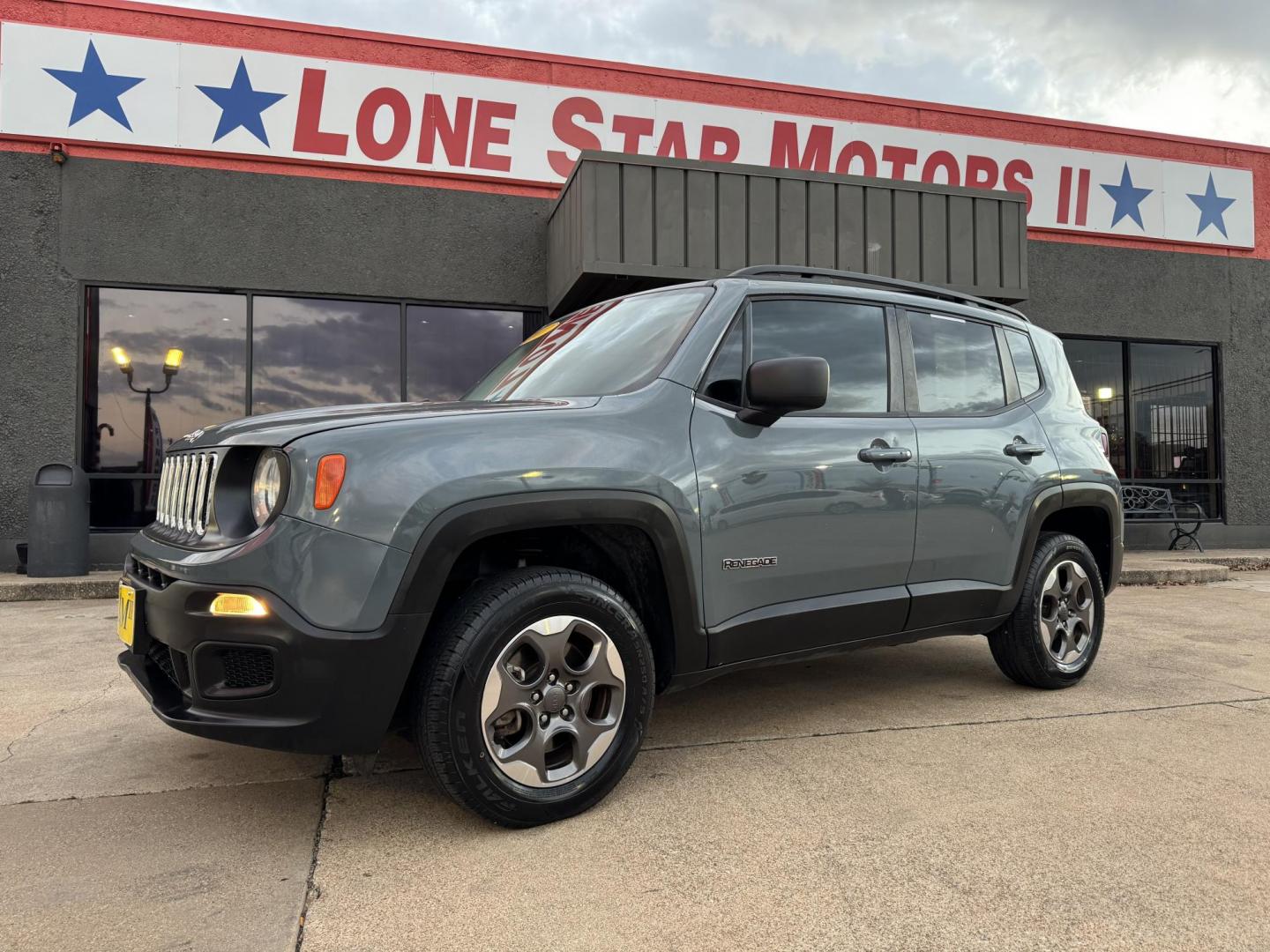 2017 Jeep Renegade Sport photo 2