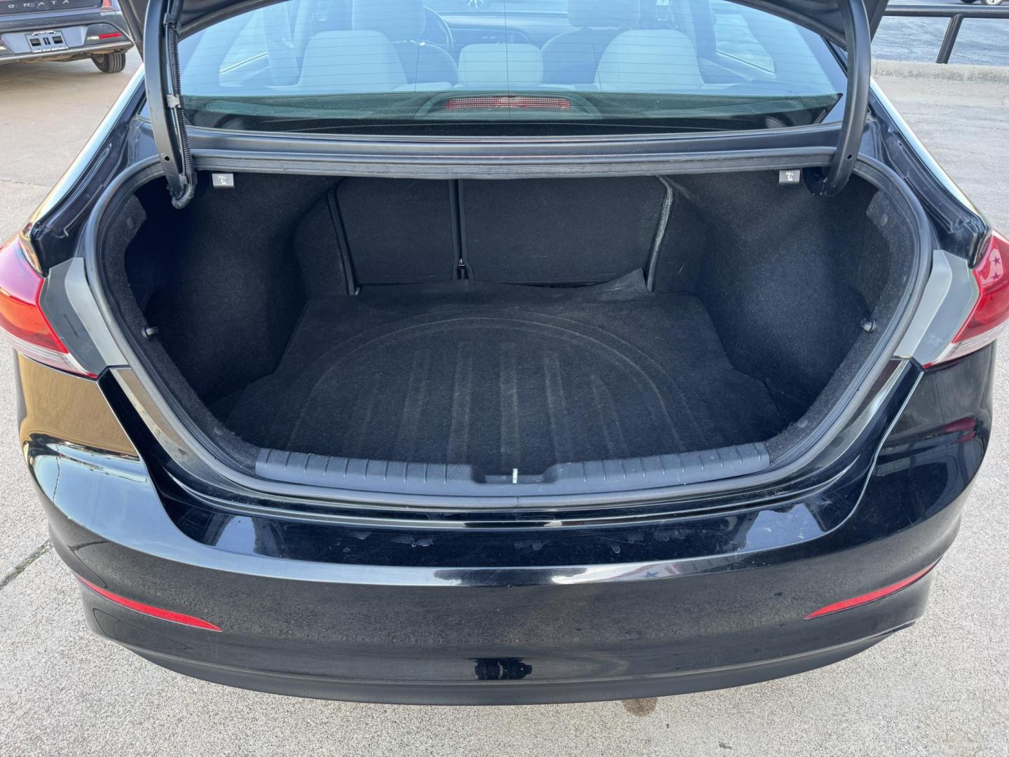 2018 BLACK HYUNDAI ELANTRA LIMITED; SE (5NPD84LF5JH) , located at 5900 E. Lancaster Ave., Fort Worth, TX, 76112, (817) 457-5456, 0.000000, 0.000000 - Photo#5