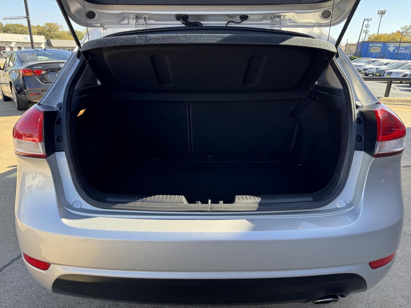 2017 SILVER KIA FORTE5 EX; LX (KNAFK5A81H5) , located at 5900 E. Lancaster Ave., Fort Worth, TX, 76112, (817) 457-5456, 0.000000, 0.000000 - Photo#5