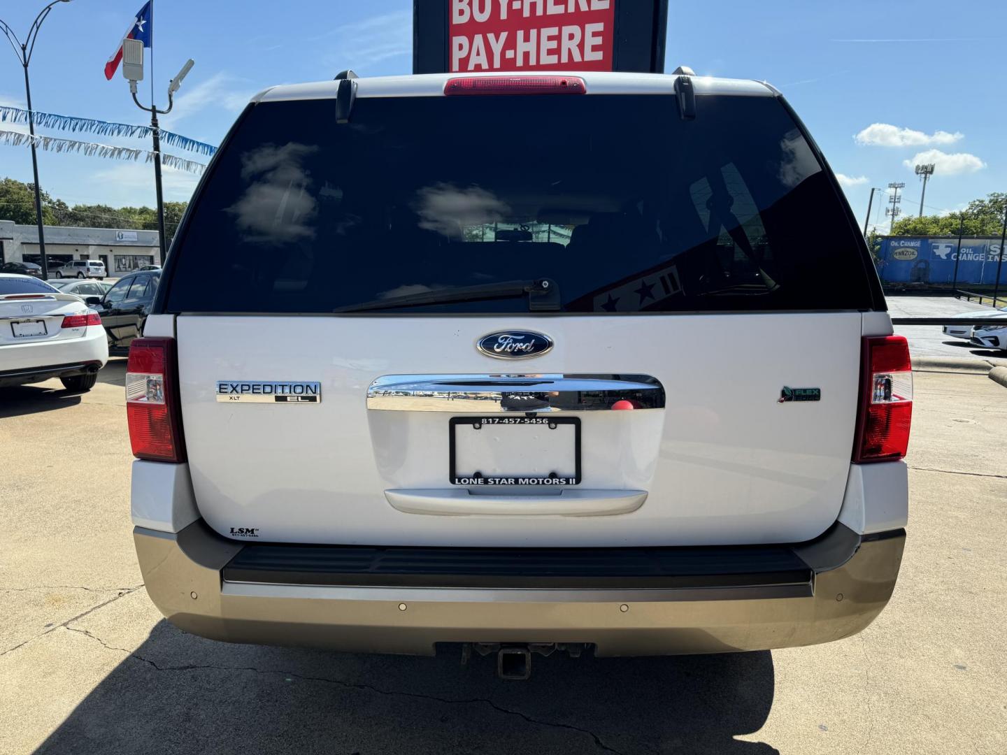 2013 WHITE FORD EXPEDITION EL XLT; K (1FMJK1H54DE) , located at 5900 E. Lancaster Ave., Fort Worth, TX, 76112, (817) 457-5456, 0.000000, 0.000000 - This is a 2013 FORD EXPEDITION 4 DR SUV that is in excellent condition. The interior is clean with no rips or tears or stains. All power windows, door locks and seats. Ice cold AC for those hot Texas summer days. It is equipped with a CD player, AM/FM radio, AUX port, Bluetooth connectivity and Siri - Photo#5