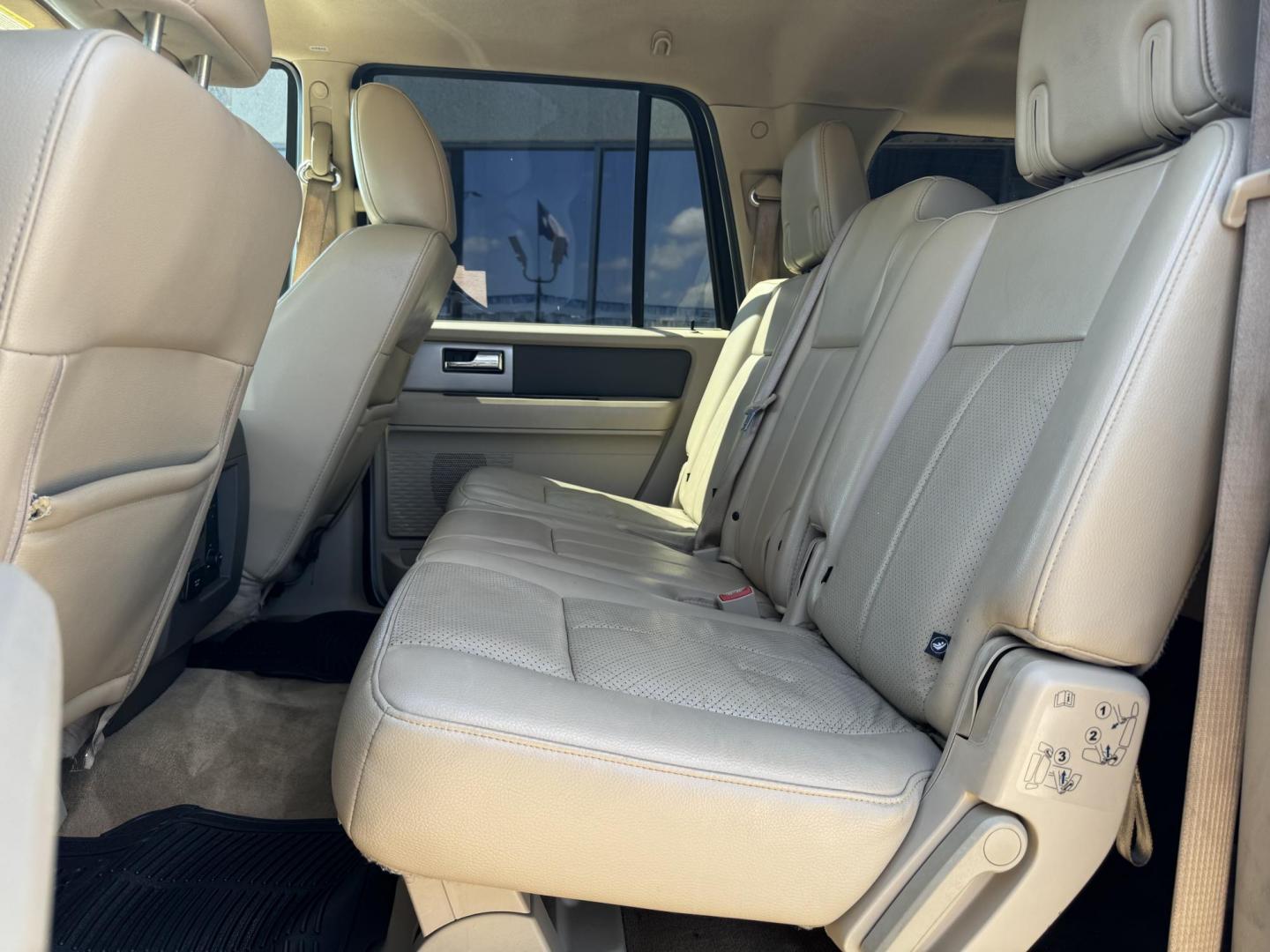 2013 WHITE FORD EXPEDITION EL XLT; K (1FMJK1H54DE) , located at 5900 E. Lancaster Ave., Fort Worth, TX, 76112, (817) 457-5456, 0.000000, 0.000000 - This is a 2013 FORD EXPEDITION 4 DR SUV that is in excellent condition. The interior is clean with no rips or tears or stains. All power windows, door locks and seats. Ice cold AC for those hot Texas summer days. It is equipped with a CD player, AM/FM radio, AUX port, Bluetooth connectivity and Siri - Photo#12