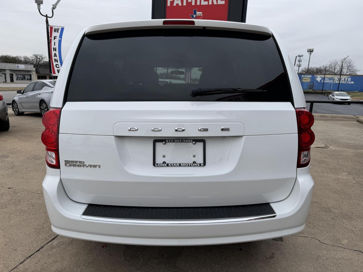 2016 WHITE DODGE GRAND CARAVAN SE (2C4RDGBG5GR) , located at 5900 E. Lancaster Ave., Fort Worth, TX, 76112, (817) 457-5456, 0.000000, 0.000000 - Photo#5