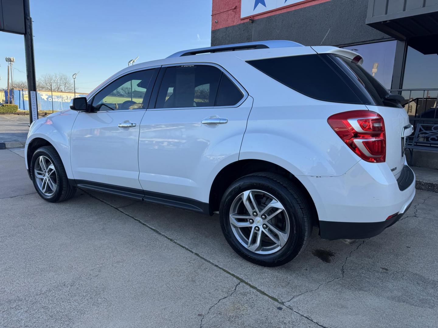 2017 WHITE CHEVROLET EQUINOX PREMIER (2GNALDEK4H1) , located at 5900 E. Lancaster Ave., Fort Worth, TX, 76112, (817) 457-5456, 0.000000, 0.000000 - Photo#7