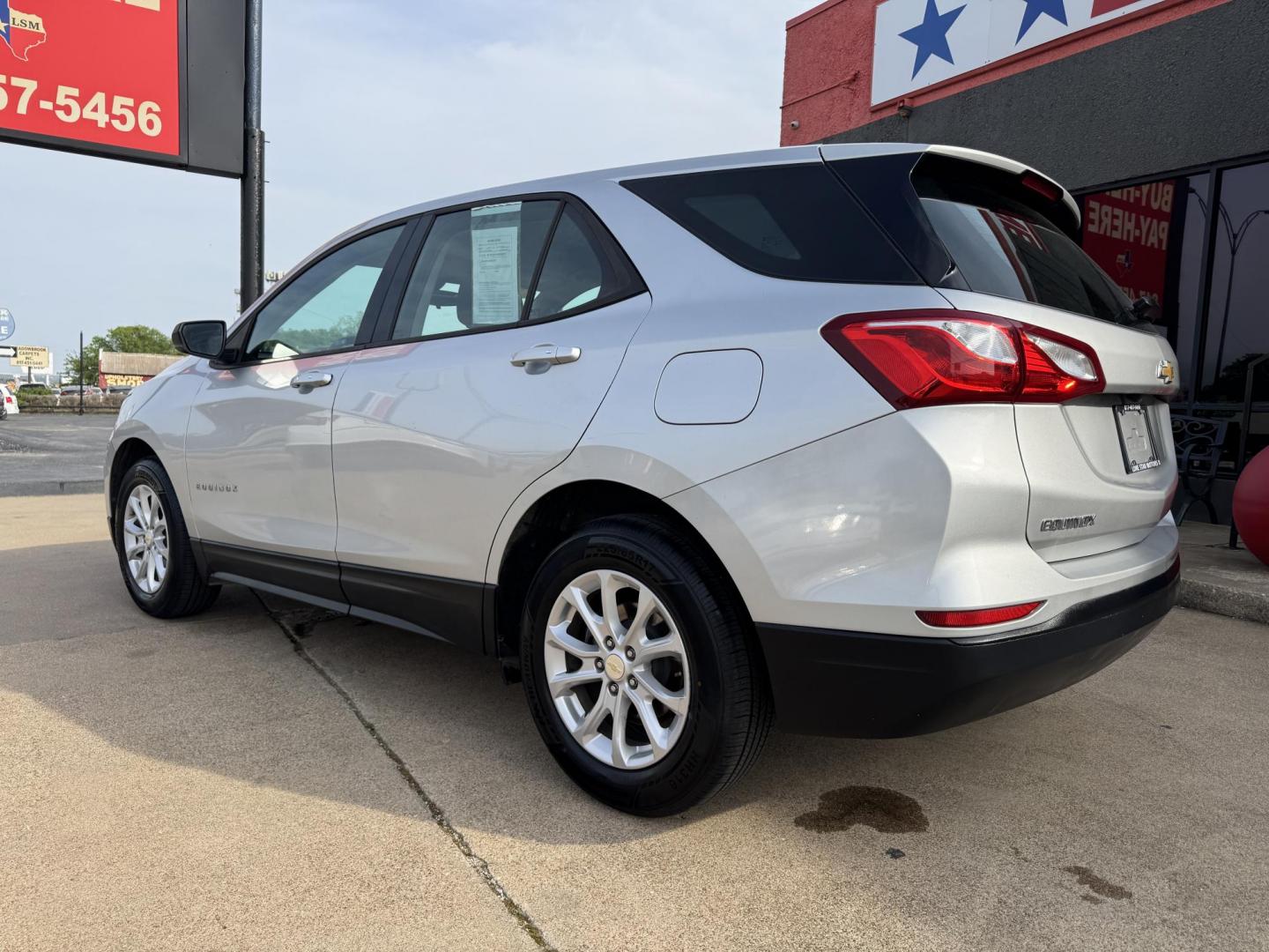 2019 SILVER CHEVROLET EQUINOX LS (3GNAXHEVXKS) , located at 5900 E. Lancaster Ave., Fort Worth, TX, 76112, (817) 457-5456, 0.000000, 0.000000 - Photo#5