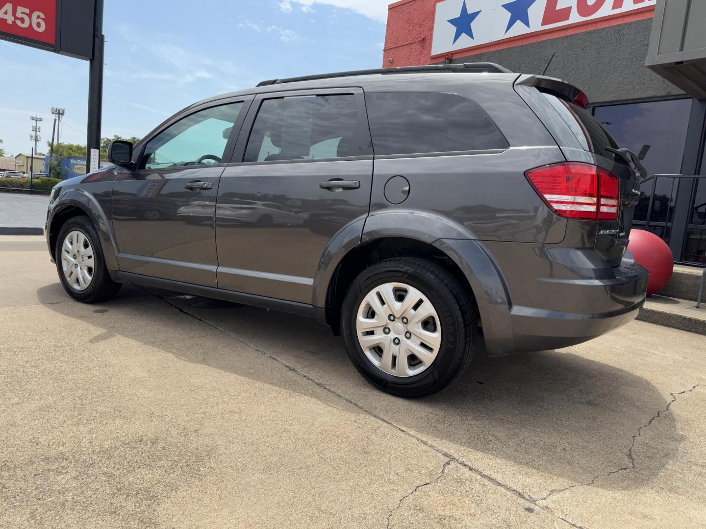 2020 GRAY DODGE JOURNEY SE (3C4PDCABXLT) , located at 5900 E. Lancaster Ave., Fort Worth, TX, 76112, (817) 457-5456, 0.000000, 0.000000 - Photo#6