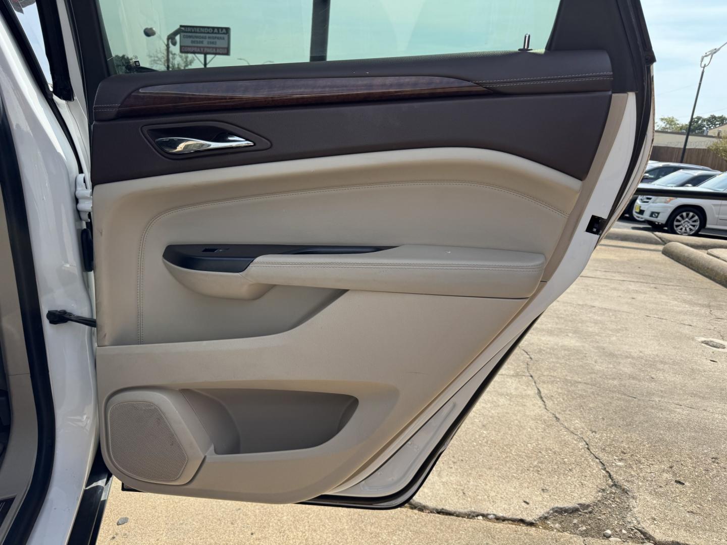 2014 WHITE CADILLAC SRX LUXURY (3GYFNBE31ES) , located at 5900 E. Lancaster Ave., Fort Worth, TX, 76112, (817) 457-5456, 0.000000, 0.000000- Photo#12