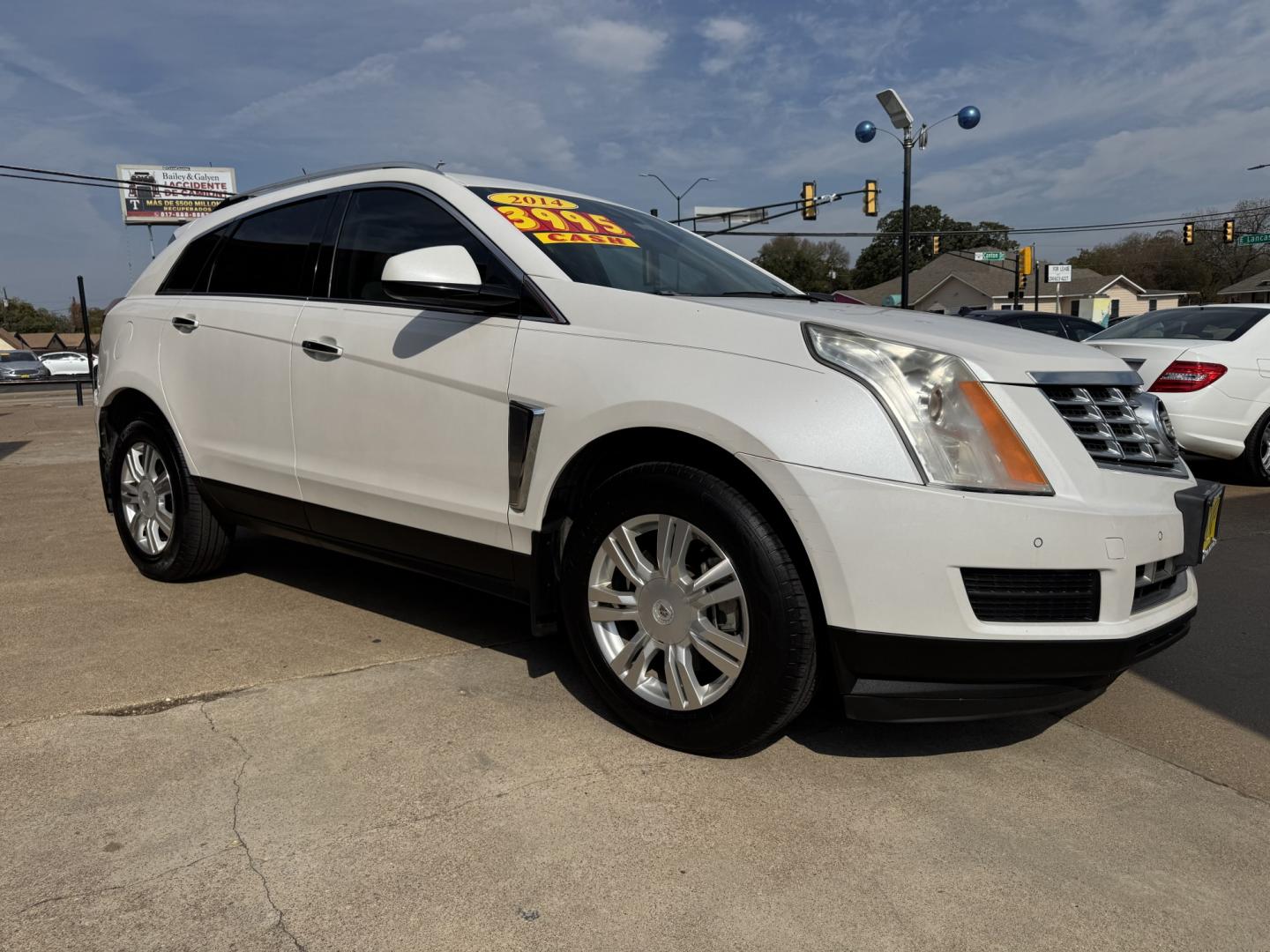 2014 WHITE CADILLAC SRX LUXURY (3GYFNBE31ES) , located at 5900 E. Lancaster Ave., Fort Worth, TX, 76112, (817) 457-5456, 0.000000, 0.000000- Photo#2