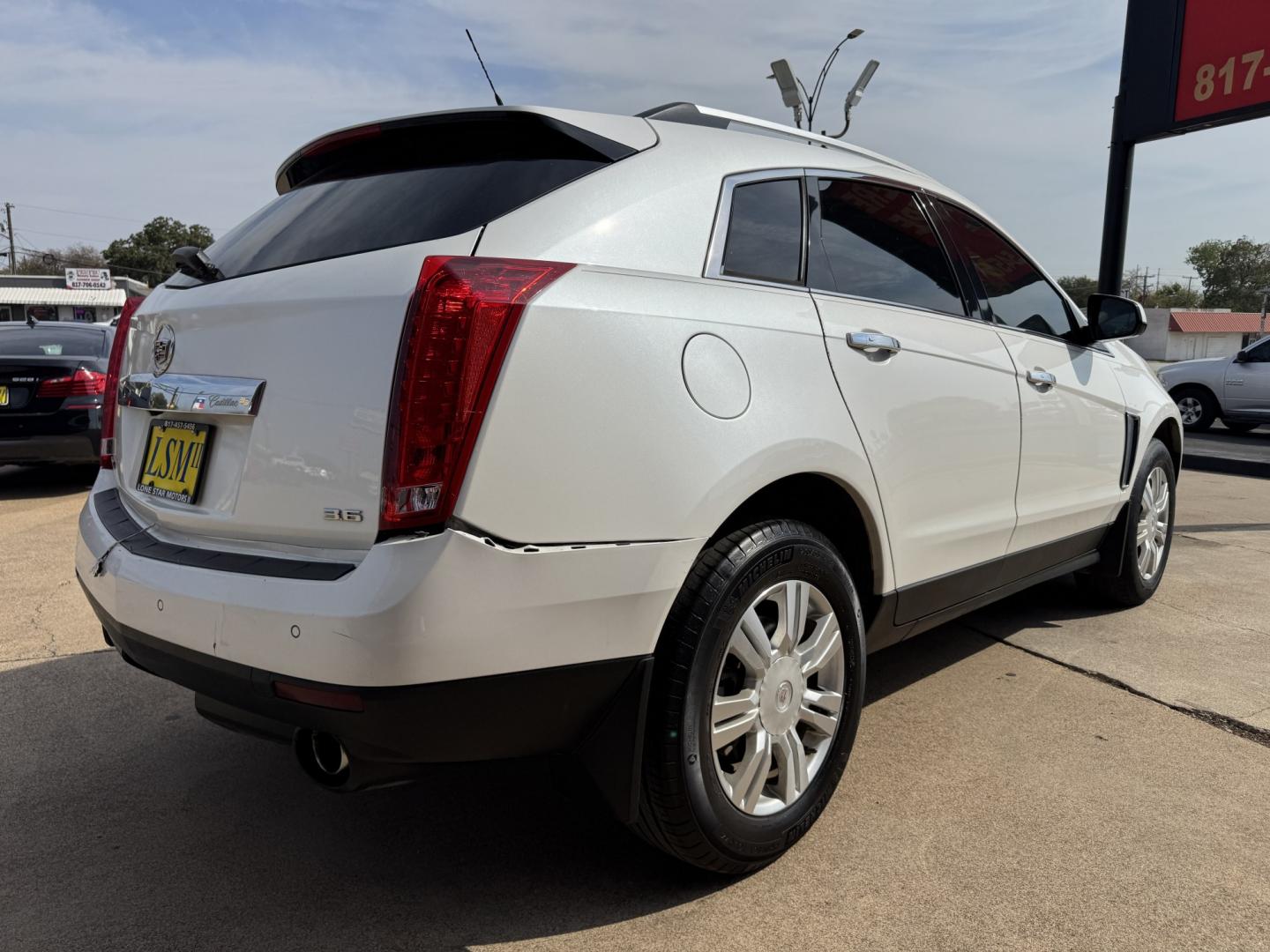 2014 WHITE CADILLAC SRX LUXURY (3GYFNBE31ES) , located at 5900 E. Lancaster Ave., Fort Worth, TX, 76112, (817) 457-5456, 0.000000, 0.000000- Photo#3