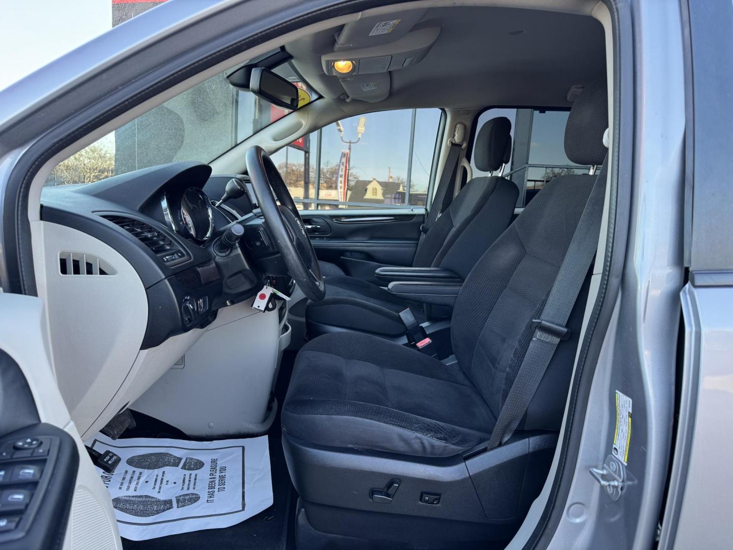 2019 SILVER DODGE GRAND CARAVAN SE (2C4RDGBG1KR) , located at 5900 E. Lancaster Ave., Fort Worth, TX, 76112, (817) 457-5456, 0.000000, 0.000000 - Photo#9